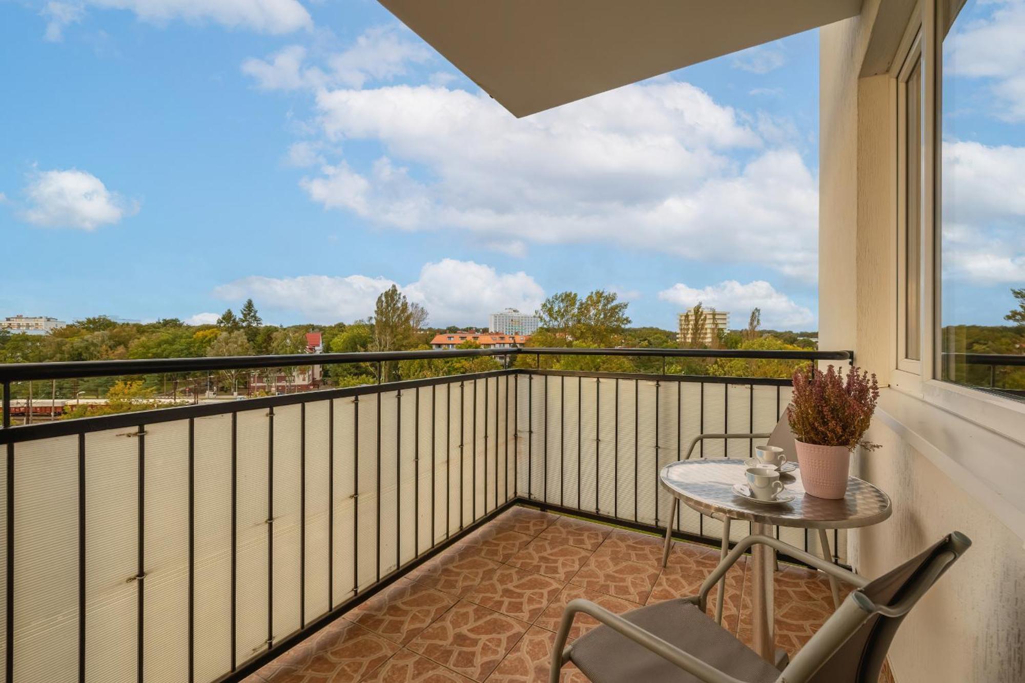 Apartment With Balcony Okopowa By Renters
